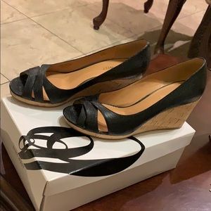 black leather nine west wedges